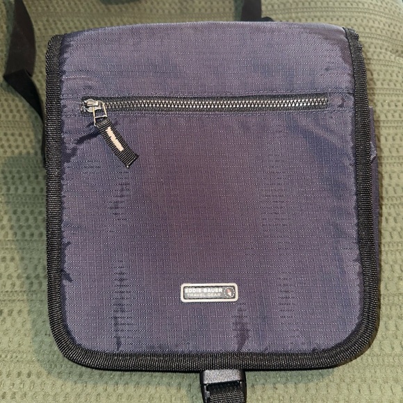 Eddie Bauer Travel Gear black Crossbody purse/Bag - Picture 2 of 10